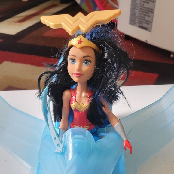 GUC DC Superhero Dolls and Vehicle - Picture 4 of 10